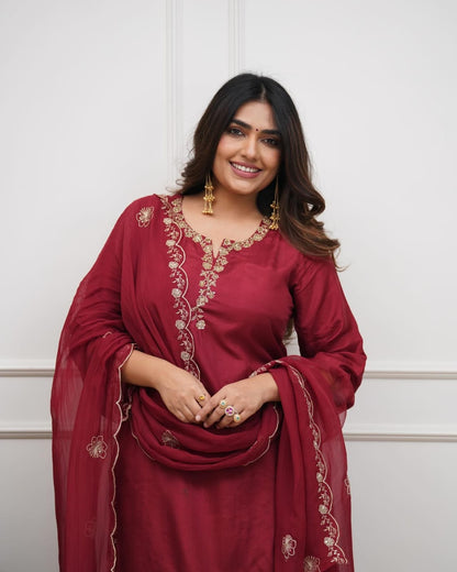 Women’s Viscose Chanderi Silk Kurta Set with Organza Dupatta | Embroidered Ethnic Wear